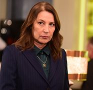 Vahide Perçin, care joacă rolul principal Güzide Yenersoy în noul serial „Minciuni de familie”, apariție de senzație în compania celei mai importate și iubite persoane din viața sa